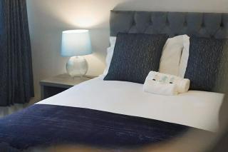 Sleek & Tranquil Corner on Durham Road, Sleeps 4 - 4