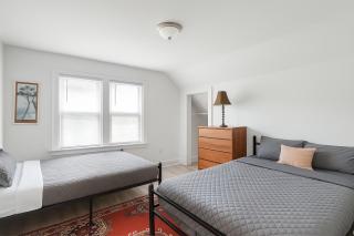 Detroit 4BR Home | Bathtub & Pet Friendly Stay - 9