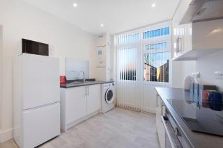 Spacious Retreat at Durham Road - 9