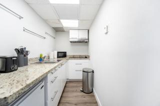 Walk to Beach & Ocean Drive | Pet-Friendly - 5