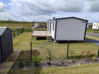 mobil home Num 14 , se situant dans un parc de résidence de loisir proche de la mer - 0