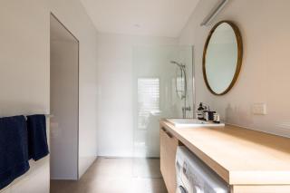 Heritage Apartment on Lewis Street - 3
