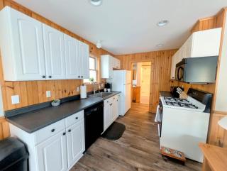 Trenton Treetop Hikers Retreat 1 dog friendly - 4