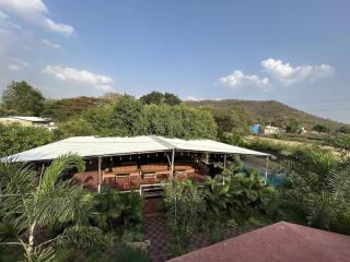 5 Private Cottages 1Dormitory 1Pool Group Stay - 5