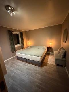 Large house, view of the sea, Engeløya - 9