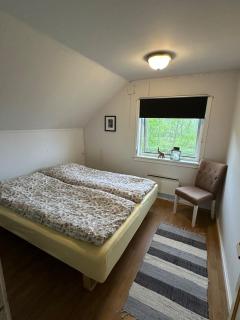 Large house, view of the sea, Engeløya - 1