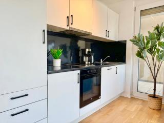 Modern Apartment with Balcony - 7