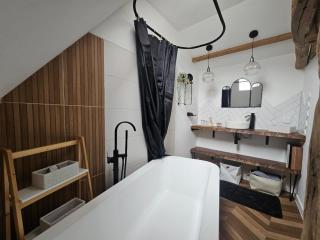 charmante maison en pierre avec parking et terasse - 7