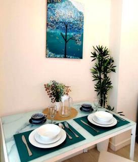 Sunset View 1BR with Balcony and Netflix Azure Near NAIA - 7