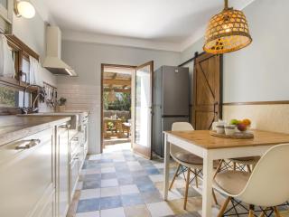 Casa Azul Stylish beach house for 4 adults and 1 child in Cala Llombards - 7