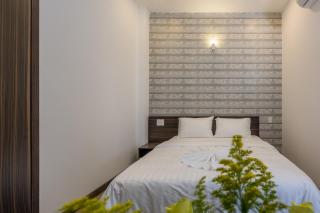 White Apartment Near My Khe Beach Central Da Nang - 9