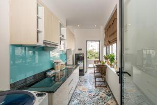 White Apartment Near My Khe Beach Central Da Nang - 7