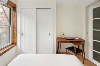 22-4A Sleek Modern 1BR Gramercy - 4
