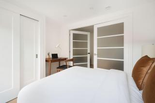 22-4A Sleek Modern 1BR Gramercy - 2