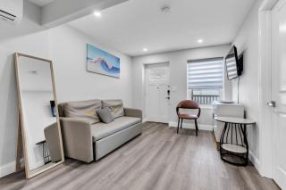 Cozy Shore Escape 2BR Parking Walk to Beach - 3