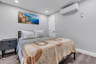 2BR, Steps to the Beach, Free Parking - 8