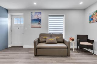 2BR, Steps to the Beach, Free Parking - 2