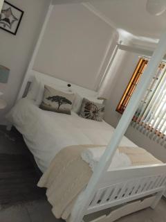 Family Home alongside river - De Hollandsche Molen - 9