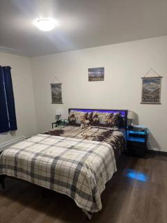 Pet Friendly Wasilla Home with Fire Pit and Mountain View Balcony Near Hatcher Pass - 7