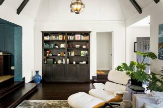 Beverly Grove Tudor Family Home - 9