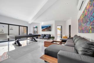 Marbella Lane Grand 5BR Oasis Villa Getaway - 1