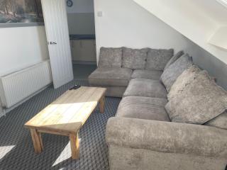 Azalea apartments top floor - 7