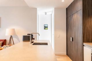 Puddings Home Stunning City Views Luxury 3BR Box Hill Skyone - 1