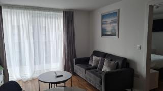 Penthouse height Flat, City View Balcony, Quiet, Free Wifi, Gym & More Minimalistic Home - 7