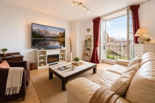 La Salamandre - Un écrin médiéval pour vos souvenirs - Imaginez-vous, réveillé par le murmure de Sarlat, dans un appartement spacieux et chaleureux, au cœur de la Cité classée - 2 chambres - Une magie à vivre sans modération - Réservez dès maintenant ! - 6