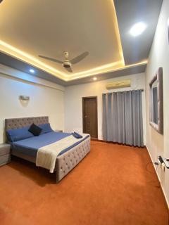 Modern Family 2 Bedrooms Apartment in Luxury Building - 6