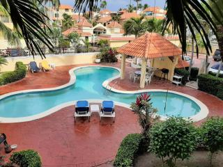 2BR Condo with Pool, Walk to Beach, Bvaro - 6