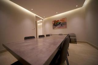 Luxury Escape Near Top Attractions in Riyadh - 8