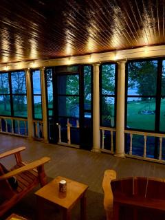 Cozy Lakeside Retreat - 3