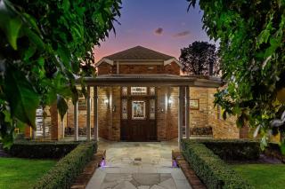 Tranquil Estate - Pool, Hot Tub & Gardens - 2