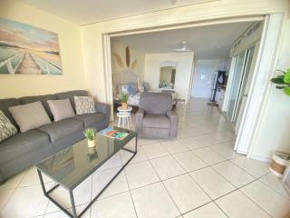 Oceanview large studio, pool, walk to Mullet Bay, Cupecoy Beach, walk to dining, free parking - 1