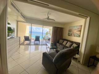 Oceanview large studio, pool, walk to Mullet Bay, Cupecoy Beach, walk to dining, free parking - 6