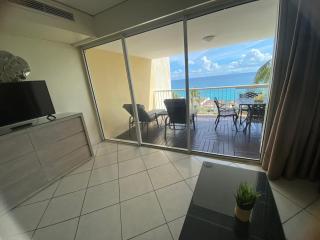 Oceanview large studio, pool, walk to Mullet Bay, Cupecoy Beach, walk to dining, free parking - 9