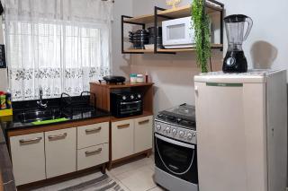 Casa para até 5 pessoas com churrasqueira próximo às praias - 1