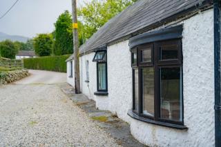 Linked Cottages for Groups - Upto 16 Guests - 9