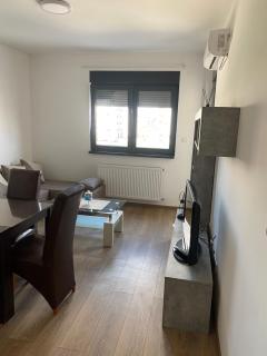 Stan na dan Kikanovic - 2