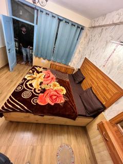 Riverview 360 Boutique Hotel & Cafe Old Manali - 8