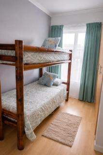 Family-Friendly 2BR Near Airport Sleeps Groups Wifi Free Parking - Kapstadt - 7