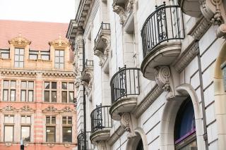 Unique boutique 2 bed apt with balconies - central Park Row - 7