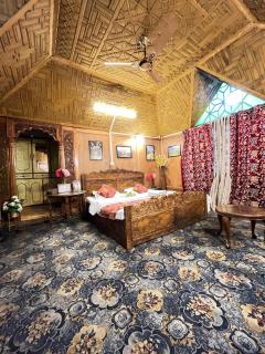 Shangrilla houseboat - 5