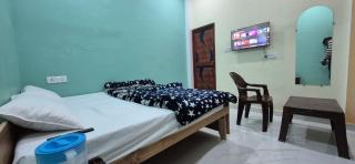 Hotel Paarvi Palace - 0