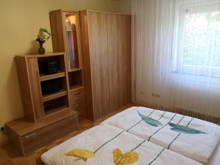 Ruhige, helle Gartenwohnung, 3 Minuten zur Bahn, 40 Minuten zum Oktoberfest, 65 qm - 2