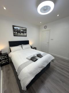 Cosy Central Retreat Home - 8