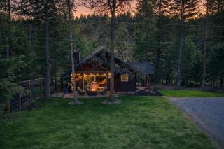 Chickadee Cabin - Boutique Stay close to Downtown - 3
