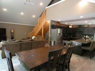 Schuss Mountain Chalet - 2