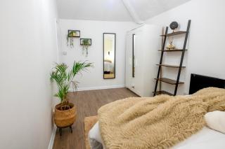 2-4 Thomas Street , next to Thomas House - 7